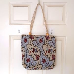 NWOT. Tapestry shoulder bag with zip.